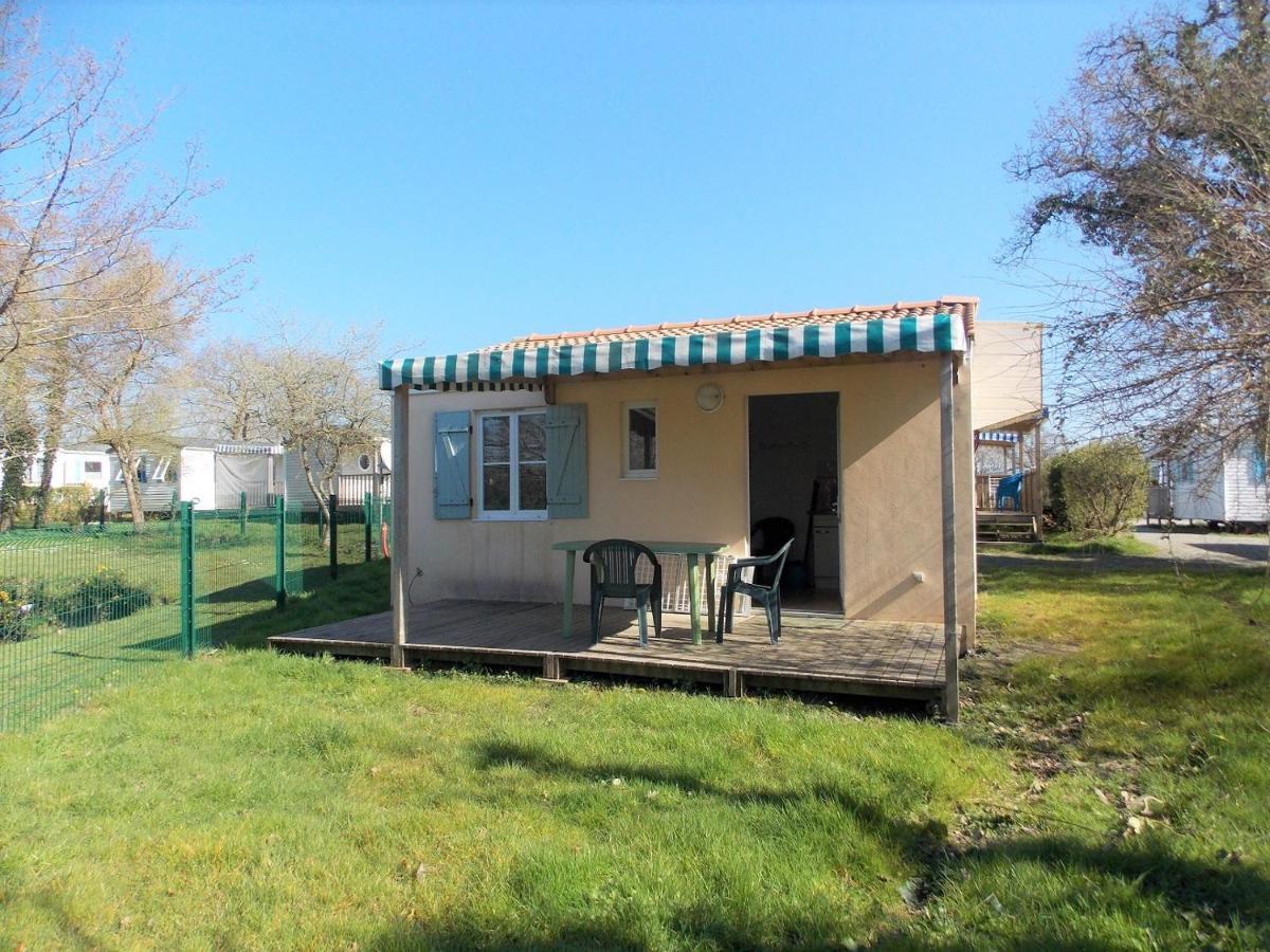 Camping Insolite Le Haut Village Saint-Michel-Chef-Chef Luaran gambar