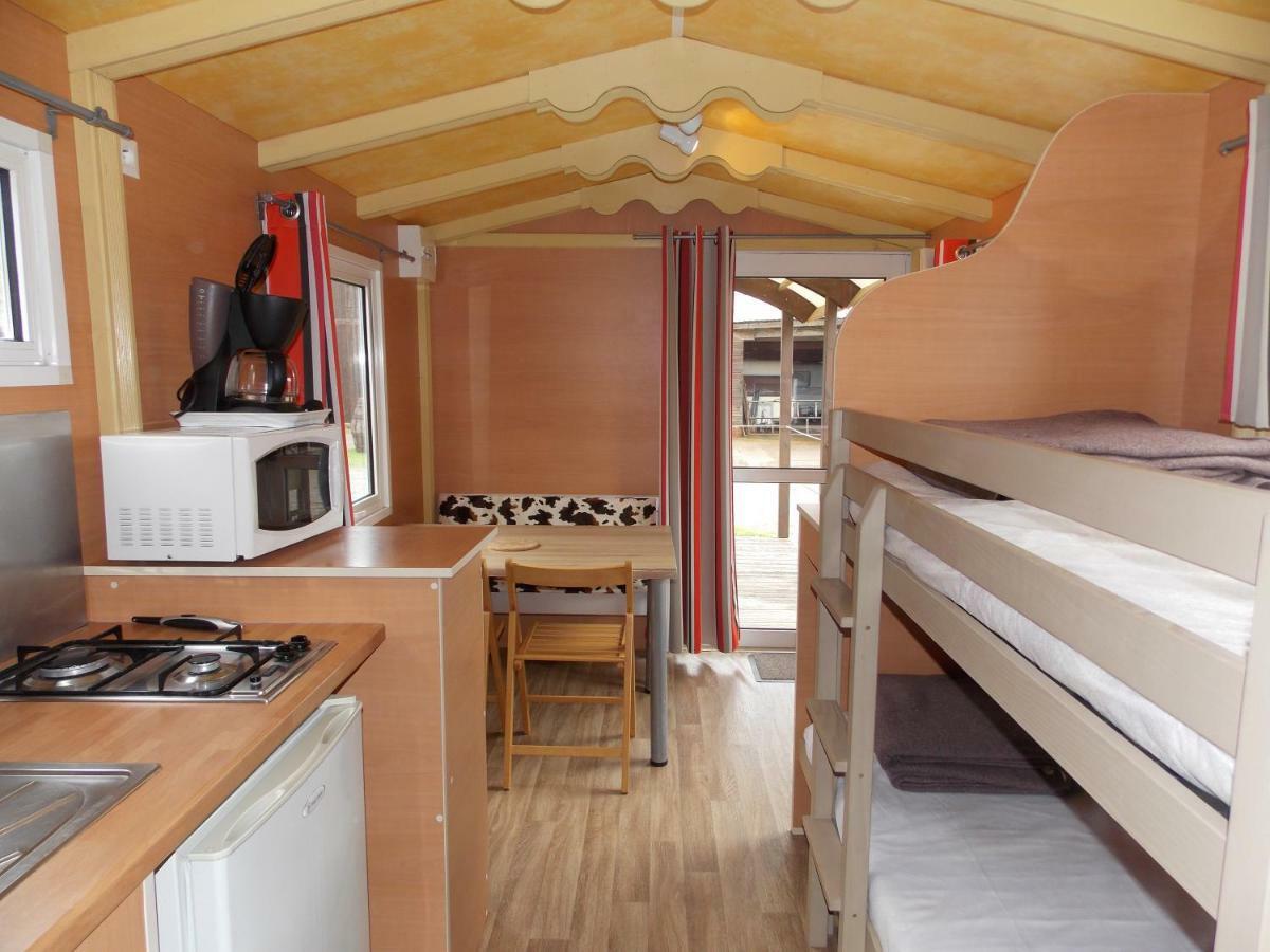 Camping Insolite Le Haut Village Saint-Michel-Chef-Chef Luaran gambar